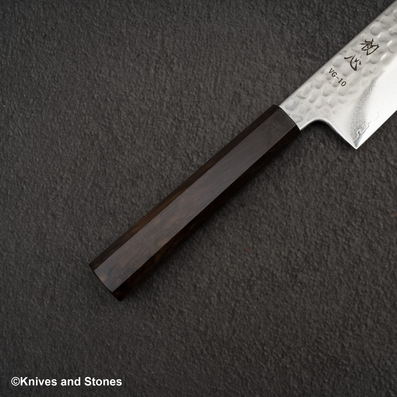 Hatsukokoro Hayabusa VG10 Damascus Tsuchime Santoku 180mm Ebony Handle