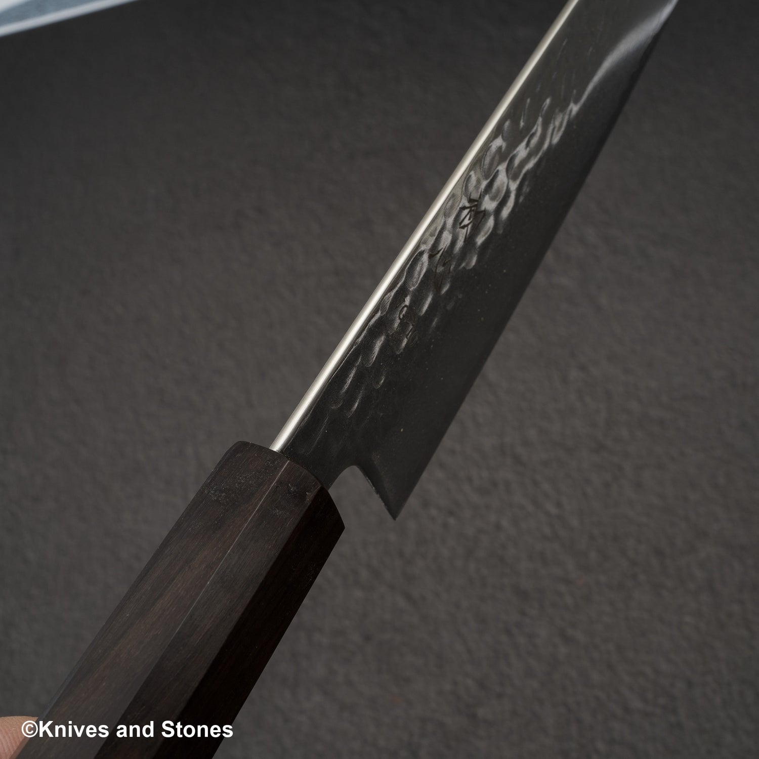 Hatsukokoro Hayabusa VG10 Damascus Tsuchime Santoku 180mm Ebony Handle