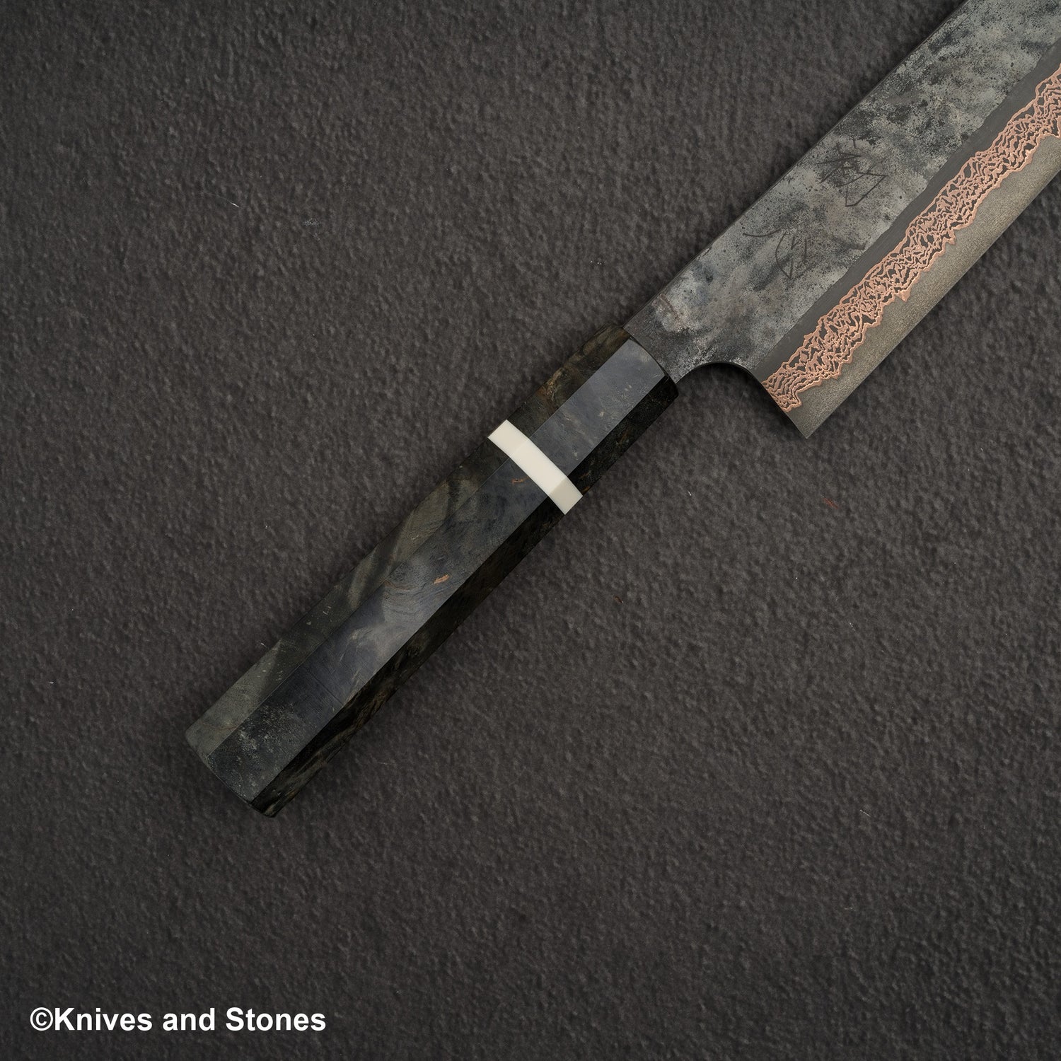 Hatsukokoro x Nigara Yorokobi SLD 銅大馬士革牛刀 240 毫米樺木手柄