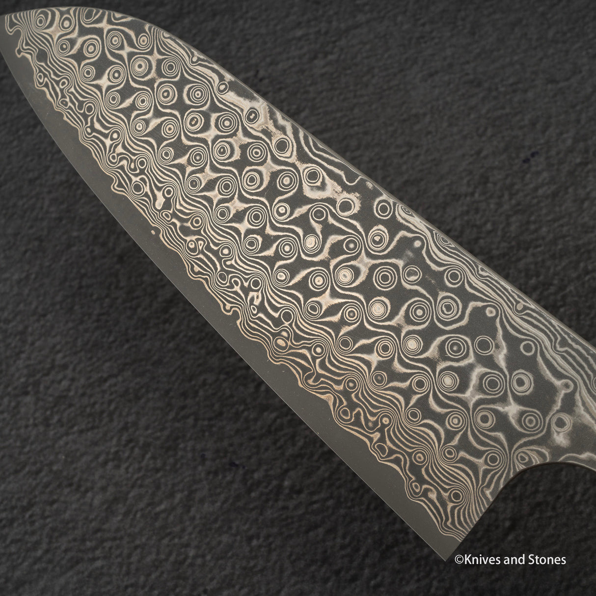 Nigara Anmon (暗紋) SG2 Raindrop Damascus Santoku 170mm