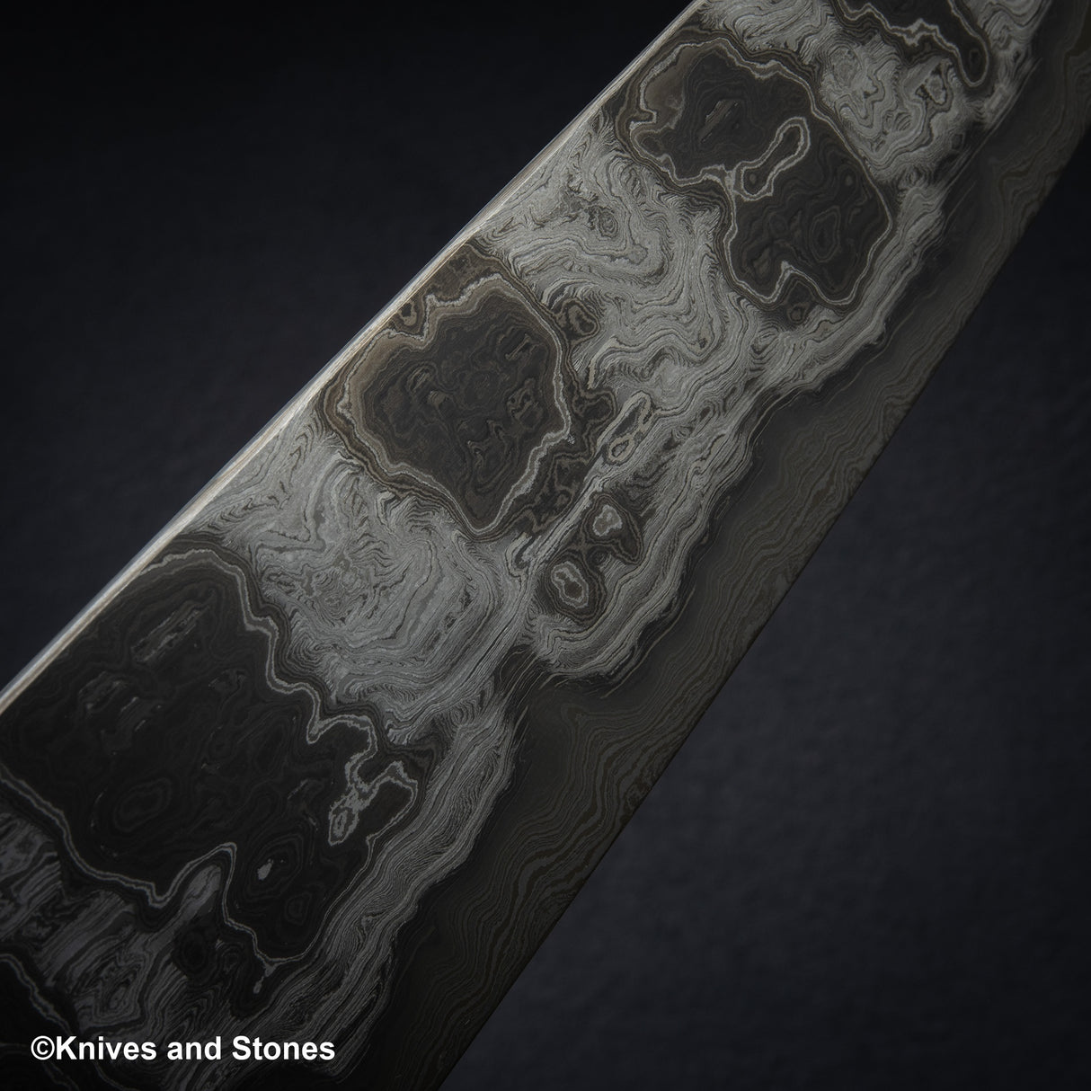 Shoichi Hashimoto (橋本庄市) Kazemachi Blue / White Damascus Gyuto 240mm
